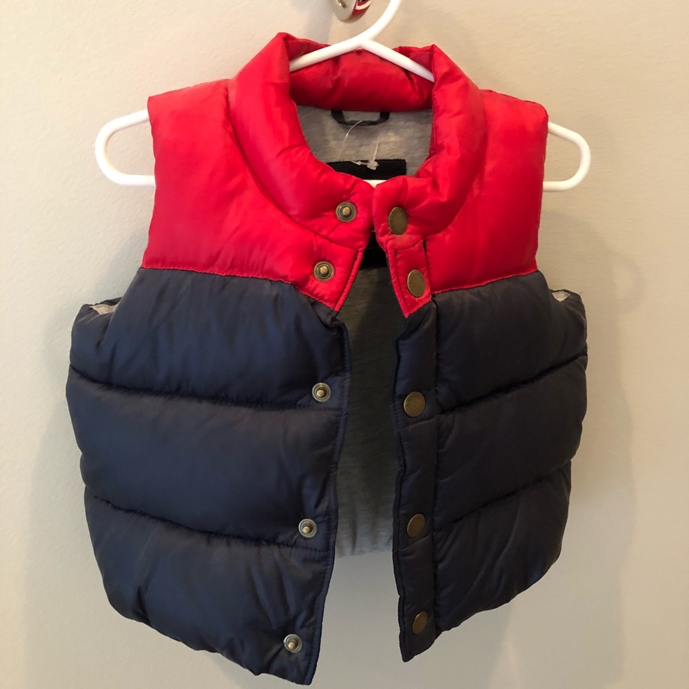 Gap baby puffer vest size 12-18mo red/navy blue